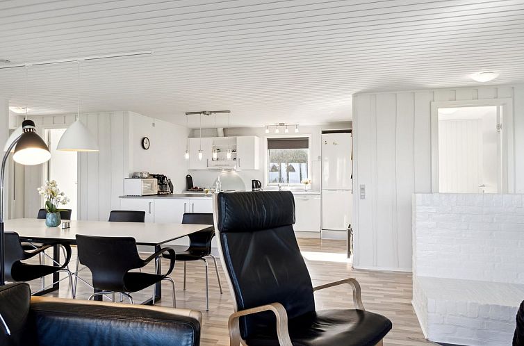 Vakantiehuis "Eliana" - 300m from the sea