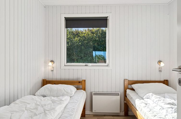 Vakantiehuis "Eliana" - 300m from the sea
