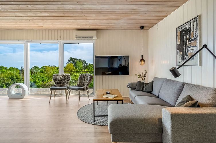 Vakantiehuis "Shaya" - 325m from the sea