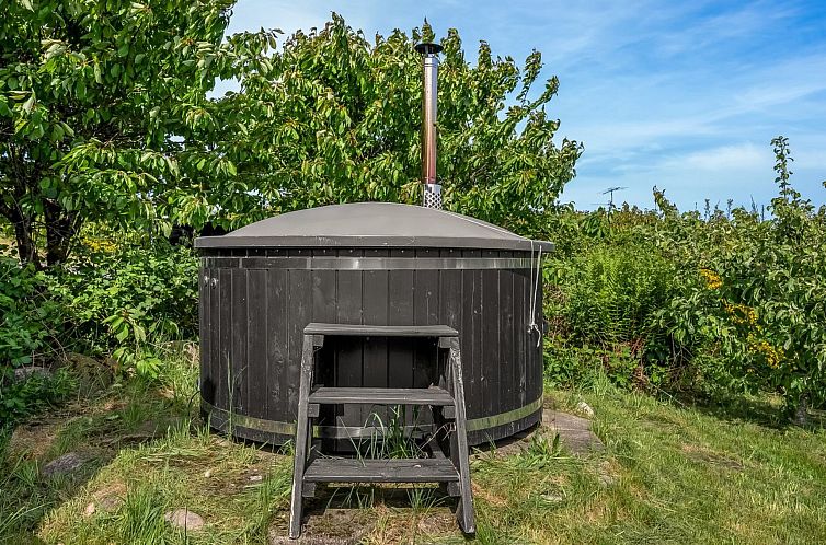 Vakantiehuis "Shaya" - 325m from the sea