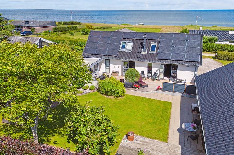 Vakantiehuis "Alona" - 90m from the sea