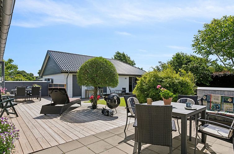 Vakantiehuis "Alona" - 90m from the sea