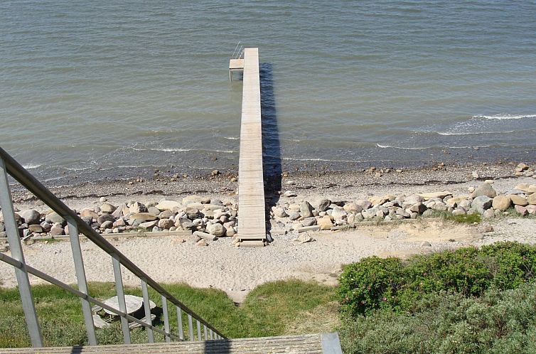 Vakantiehuis "Brynjolf" - 350m to the fjord