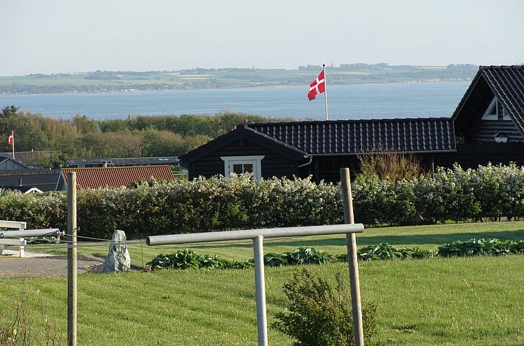 Vakantiehuis "Brynjolf" - 350m to the fjord