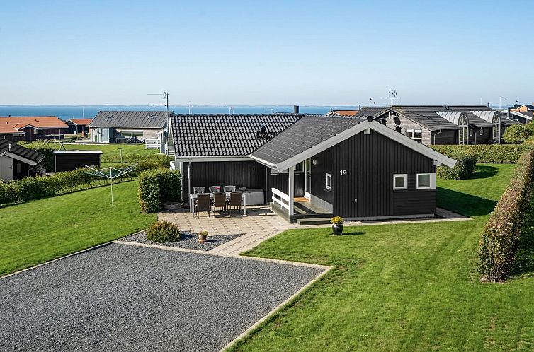 Vakantiehuis "Brynjolf" - 350m to the fjord