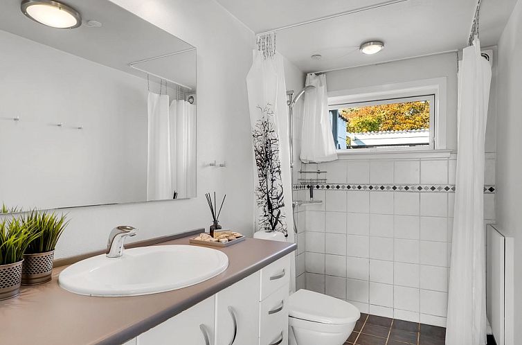 Vakantiehuis "Dunja" - 200m to the fjord