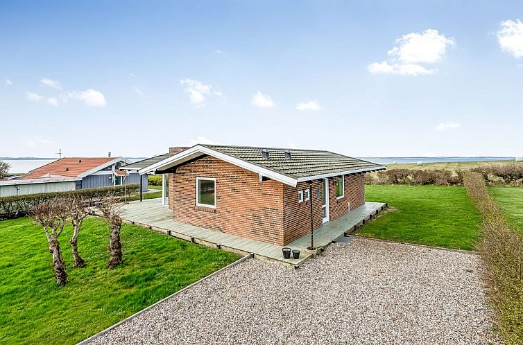 Vakantiehuis "Kirsa" - 200m to the fjord