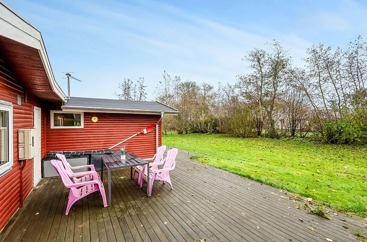 Vakantiehuis "Scarlet" - 400m to the fjord