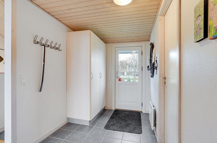 Vakantiehuis "Daina" - 400m to the fjord