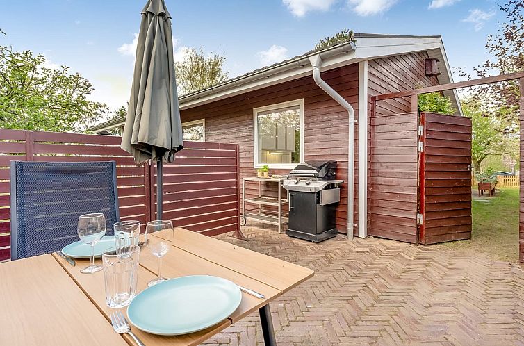 Vakantiehuis "Amina" - 500m from the sea