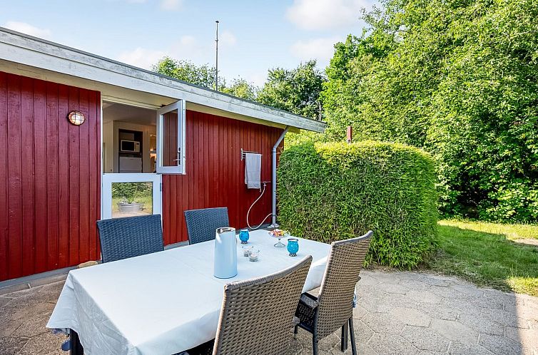 Vakantiehuis "Viktoria" - 500m from the sea