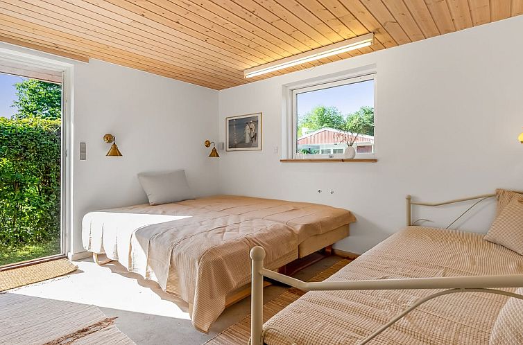 Vakantiehuis "Viktoria" - 500m from the sea