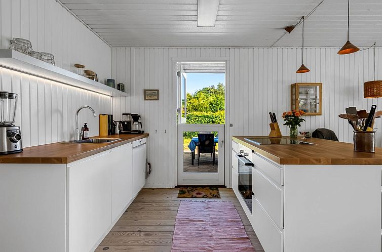 Vakantiehuis "Viktoria" - 500m from the sea