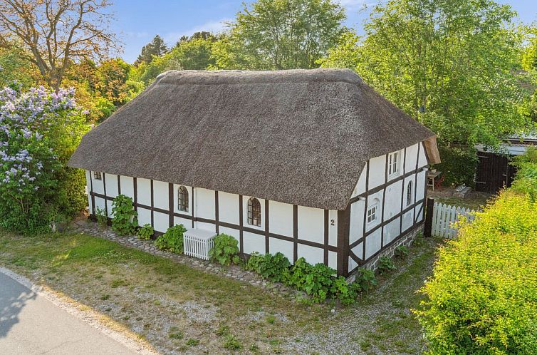 Vakantiehuis "Alfhild" - 3km from the sea