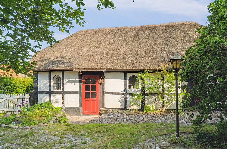 Vakantiehuis "Alfhild" - 3km from the sea