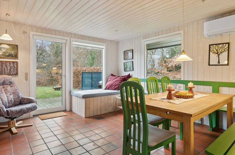 Vakantiehuis "Naina" - 200m from the sea