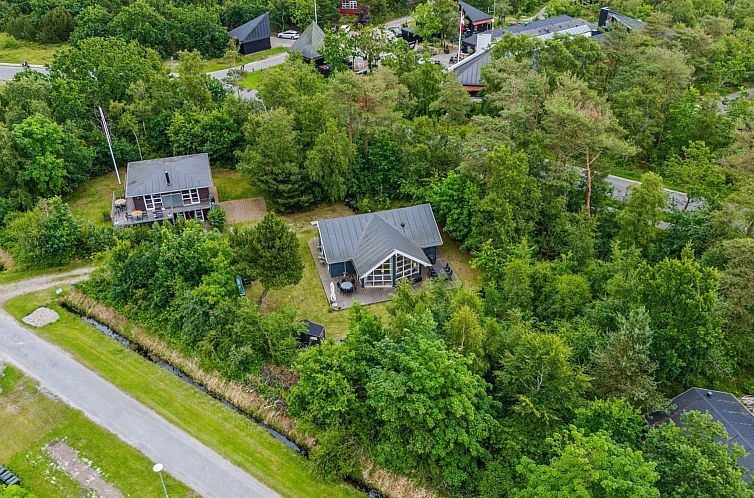 Vakantiehuis "Hellin" - 175m from the sea