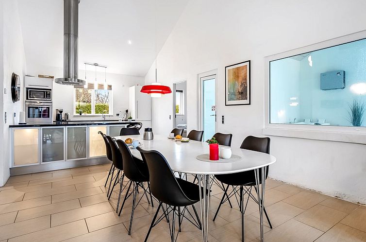 Vakantiehuis "Synne" - 350m from the sea