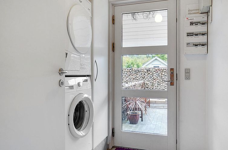 Vakantiehuis "Henninge" - 300m from the sea