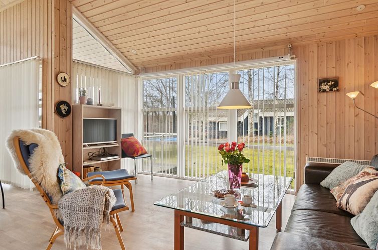 Vakantiehuis "Henninge" - 300m from the sea
