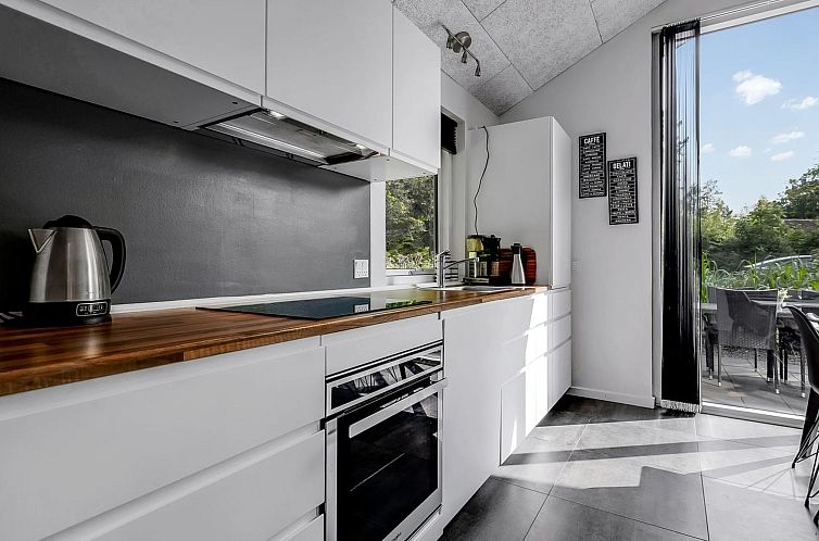 Vakantiehuis "Sunja" - 450m from the sea