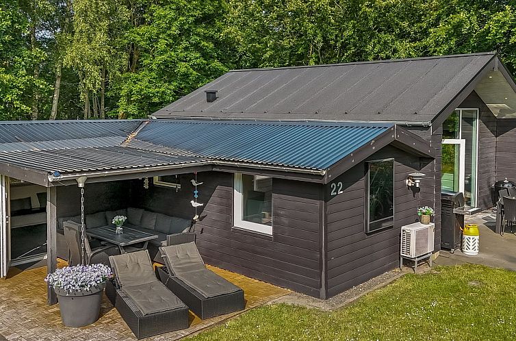 Vakantiehuis "Sunja" - 450m from the sea