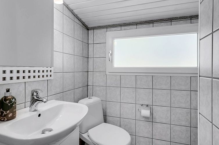 Vakantiehuis "Sunja" - 450m from the sea