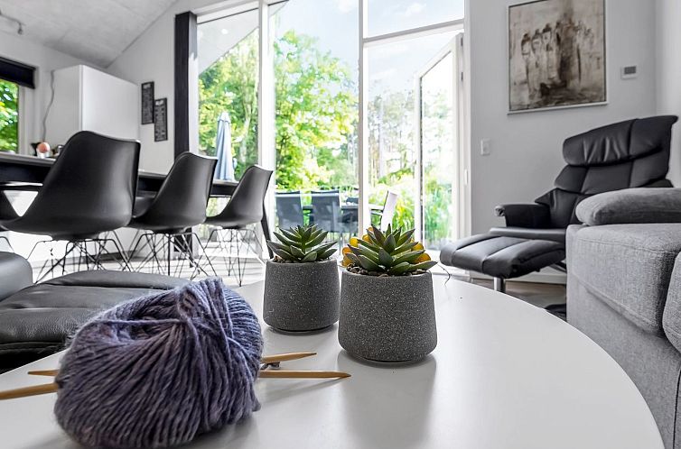 Vakantiehuis "Sunja" - 450m from the sea