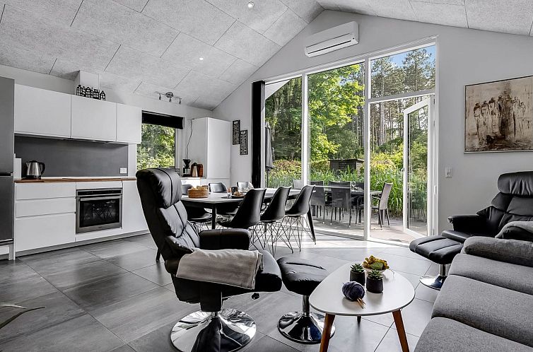 Vakantiehuis "Sunja" - 450m from the sea