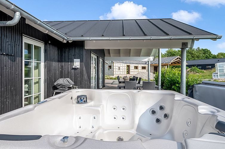 Vakantiehuis "Bryngeir" - 750m from the sea