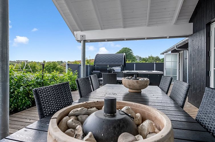 Vakantiehuis "Bryngeir" - 750m from the sea