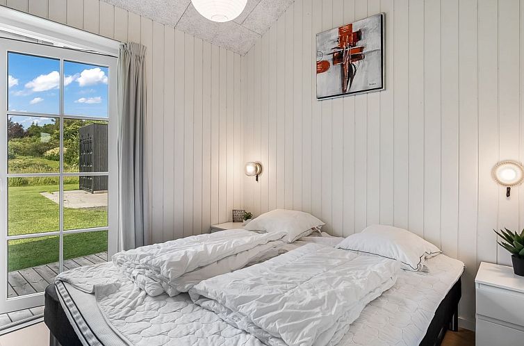 Vakantiehuis "Bryngeir" - 750m from the sea