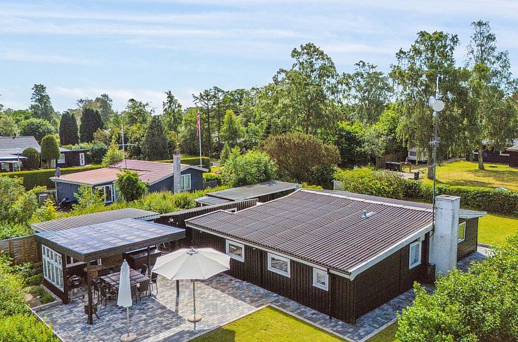 Vakantiehuis "Antonie" - 700m from the sea