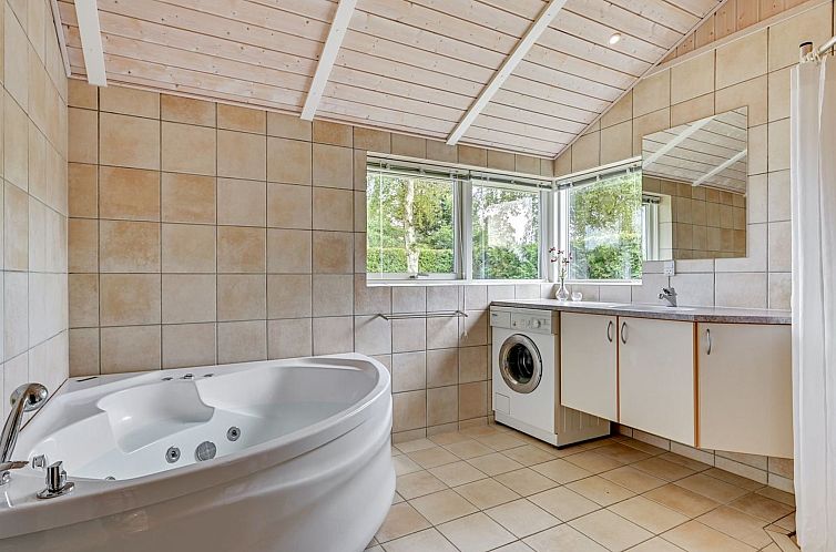 Vakantiehuis "Antonie" - 700m from the sea