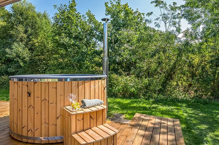 Vakantiehuis "Alrike" - 850m from the sea