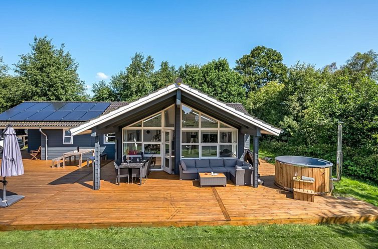 Vakantiehuis "Alrike" - 850m from the sea