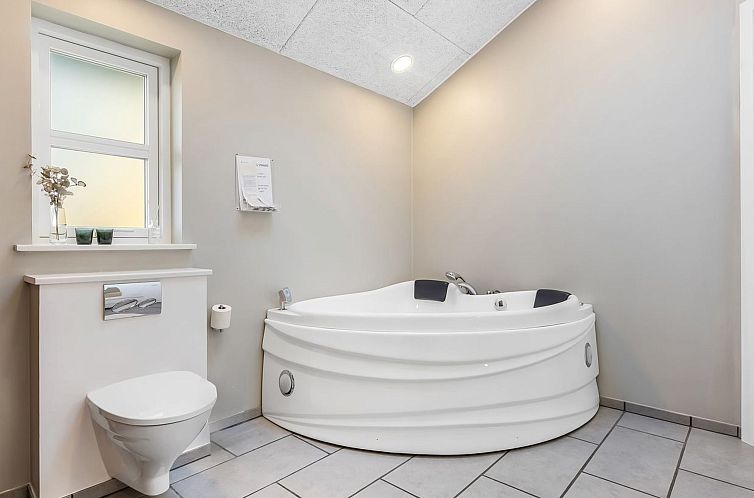 Vakantiehuis "Alrike" - 850m from the sea