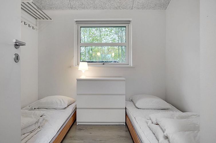 Vakantiehuis "Alrike" - 850m from the sea