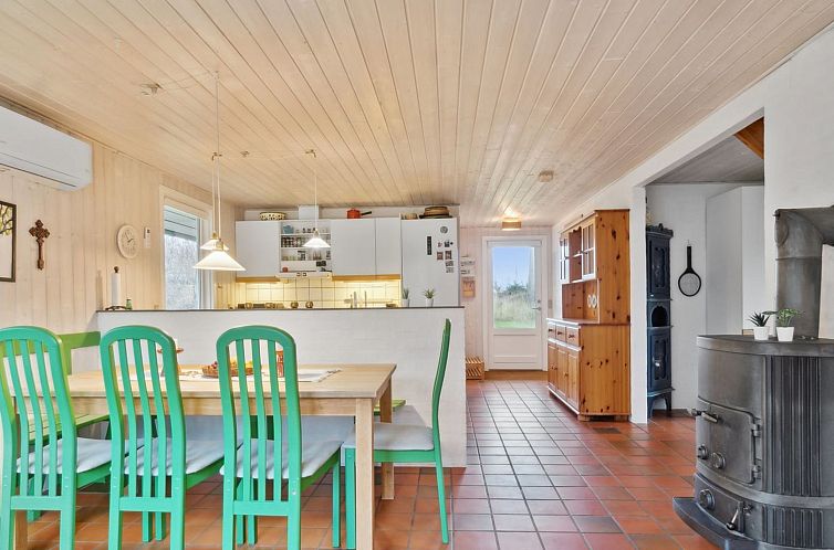 Vakantiehuis "Naina" - 200m from the sea