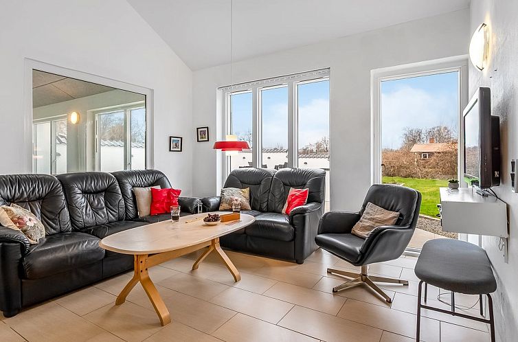 Vakantiehuis "Synne" - 350m from the sea