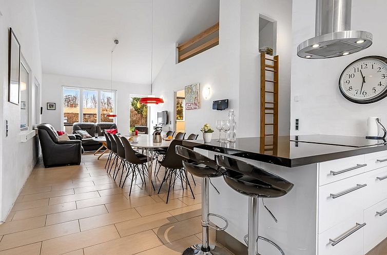 Vakantiehuis "Synne" - 350m from the sea