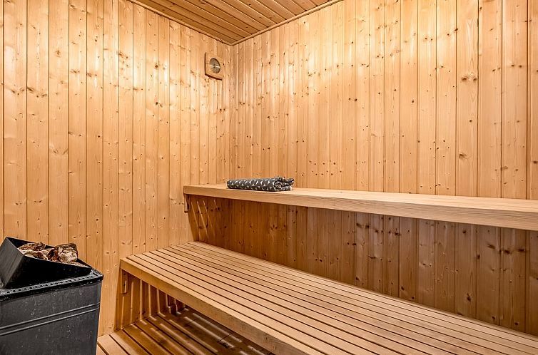 Vakantiehuis "Synne" - 350m from the sea