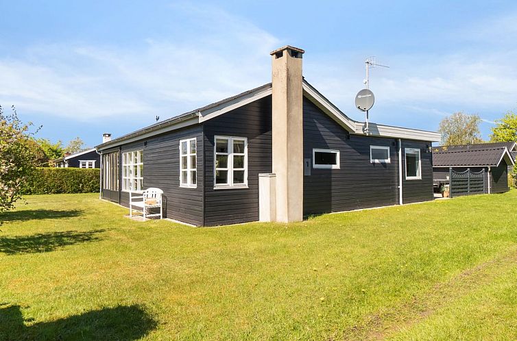 Vakantiehuis "Nantje" - 300m from the sea