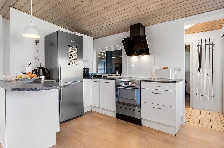 Vakantiehuis "Nisse" - 300m from the sea