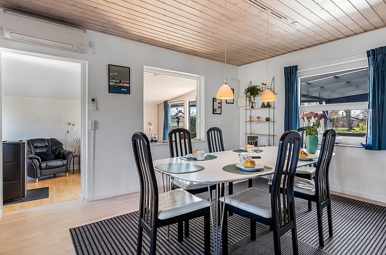 Vakantiehuis "Nisse" - 300m from the sea