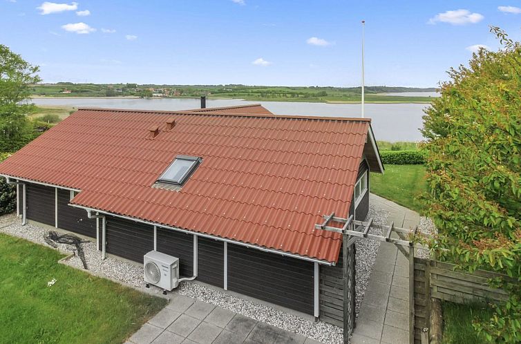 Guest house 0184401 - Holiday property Central Jutland - Vakantiehuis "Pirkka" - 50m to the fjord