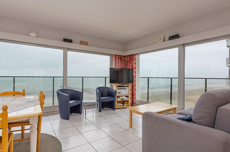 Geniessen Sie den Panoramablick auf das Meer vom Wohnzimmer des Ferienhauses Sydney - 0605 in Middelkerke, Westflandern, Belgien.