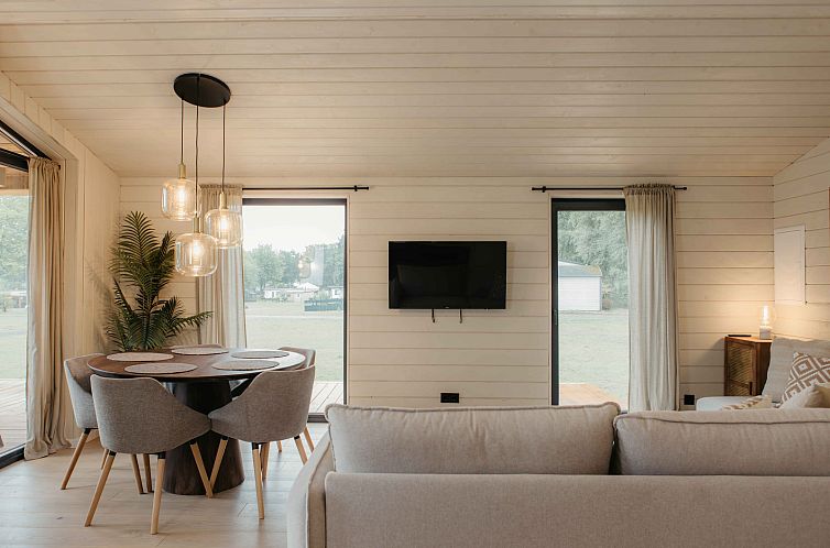 Panorama Lake House Scandi met hottub