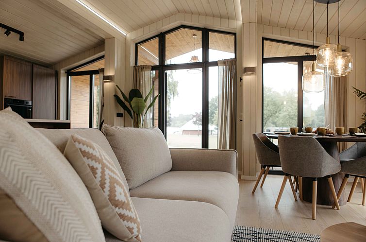 Panorama Lake House Scandi met hottub