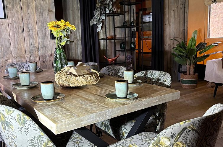 Glamfield Lodge II met hottub